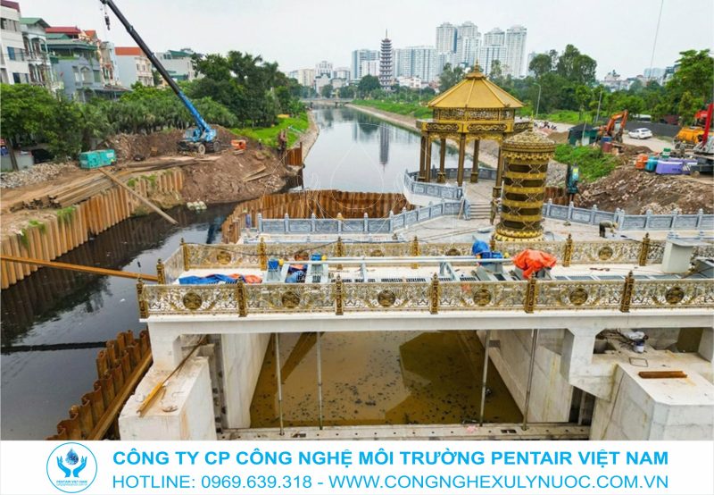 Toàn cảnh công trường dự án nhà máy xử lý nước thải Yên Xá và hệ thống cống gom dọc sông Tô Lịch
