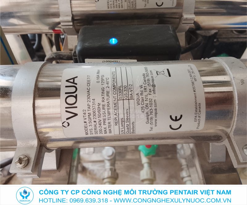 Hệ thống đèn khử trùng UV Viqua VT4/2 công suất 600-1400 lít/giờ được lắp đặt tại trường liên cấp Marie Curie cơ sở Việt Hưng, Long Biên, Hà Nội.