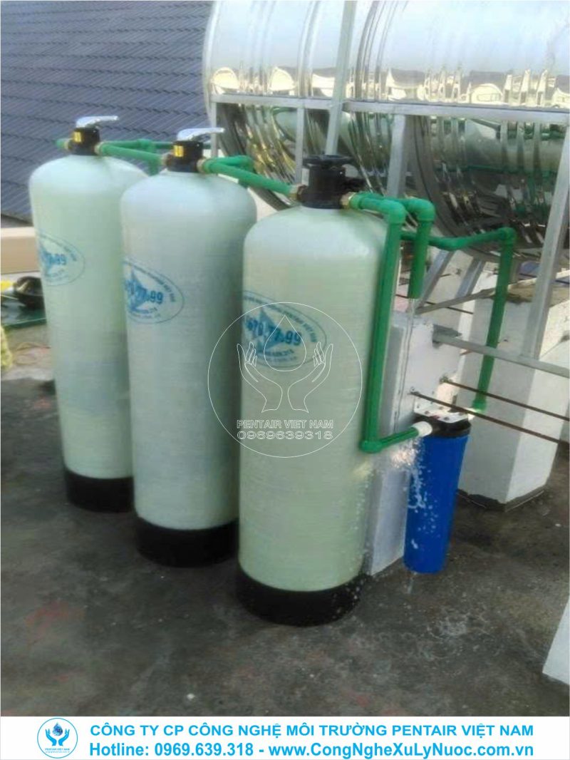 Hệ thống lọc tổng đầu nguồn lắp đặt trên mái nhà biệt thự tại khu đô thị Vinhomes Long Biên, Hà Nội.