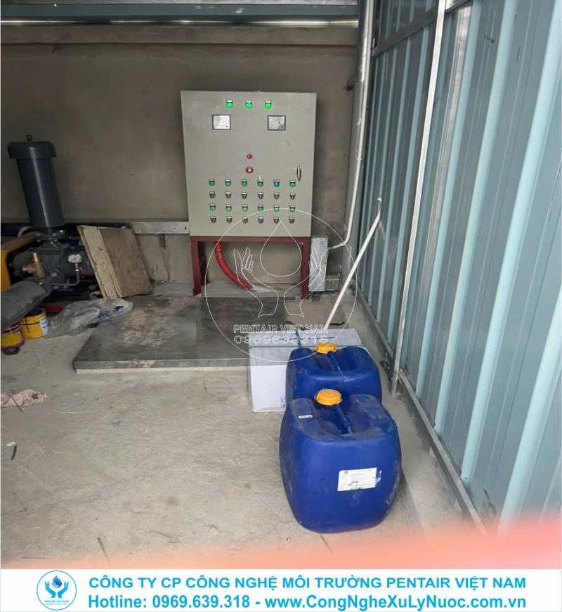 Hình ảnh thực tế tủ điện trung tâm điều khiển trạm xử lý nước thải sinh hoạt công suất 45m3/ngày đêm tại nhà máy Jiazheng, KCN Yên Bình, Thái Nguyên.