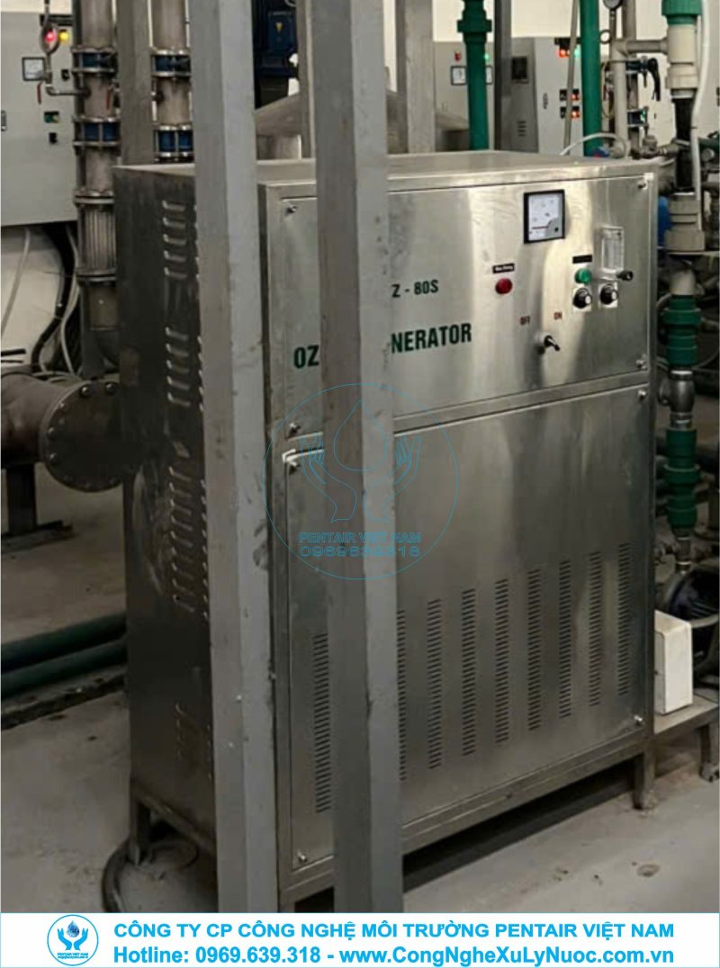 Máy tạo khí Ozone công nghiệp trong hệ thống xử lý nước giếng khoan tại Bệnh viện Quân y 103 Hà Nội.