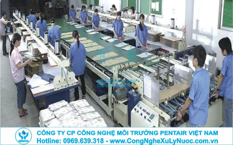 Trạm xử lý nước thải chứa keo dính và hóa chất từ quy trình cán màng, ép kim